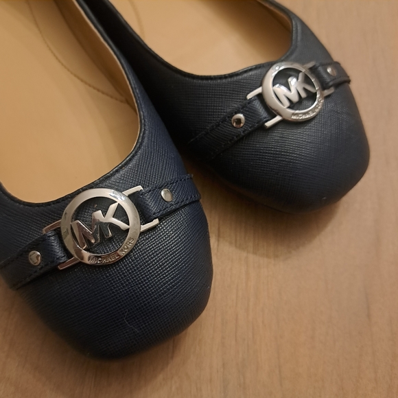 MICHAEL MICHAEL KORS FULTON SAFFIANO LEATHER SILVER BUCKLE MOC DRIVING LOAFERS - Picture 3 of 8